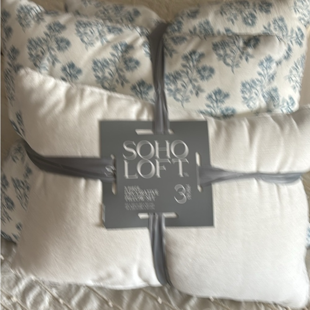 Cream and Blue Floral 3 piece Pillow Set